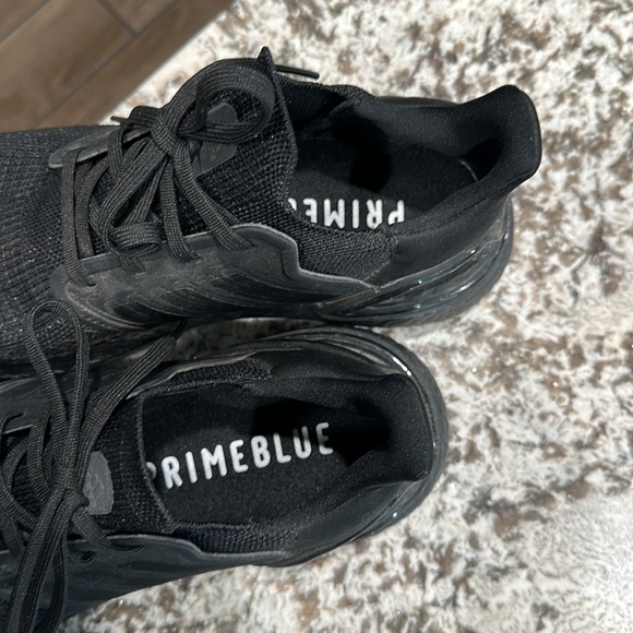 adidas UltraBoost 20 all black. Worn a couple times. Size 8.5 women's - Picture 4 of 5